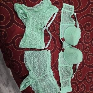 3 Pcs. Bra & Panties Set New Never Worn Bra Size 40D Panties 2X